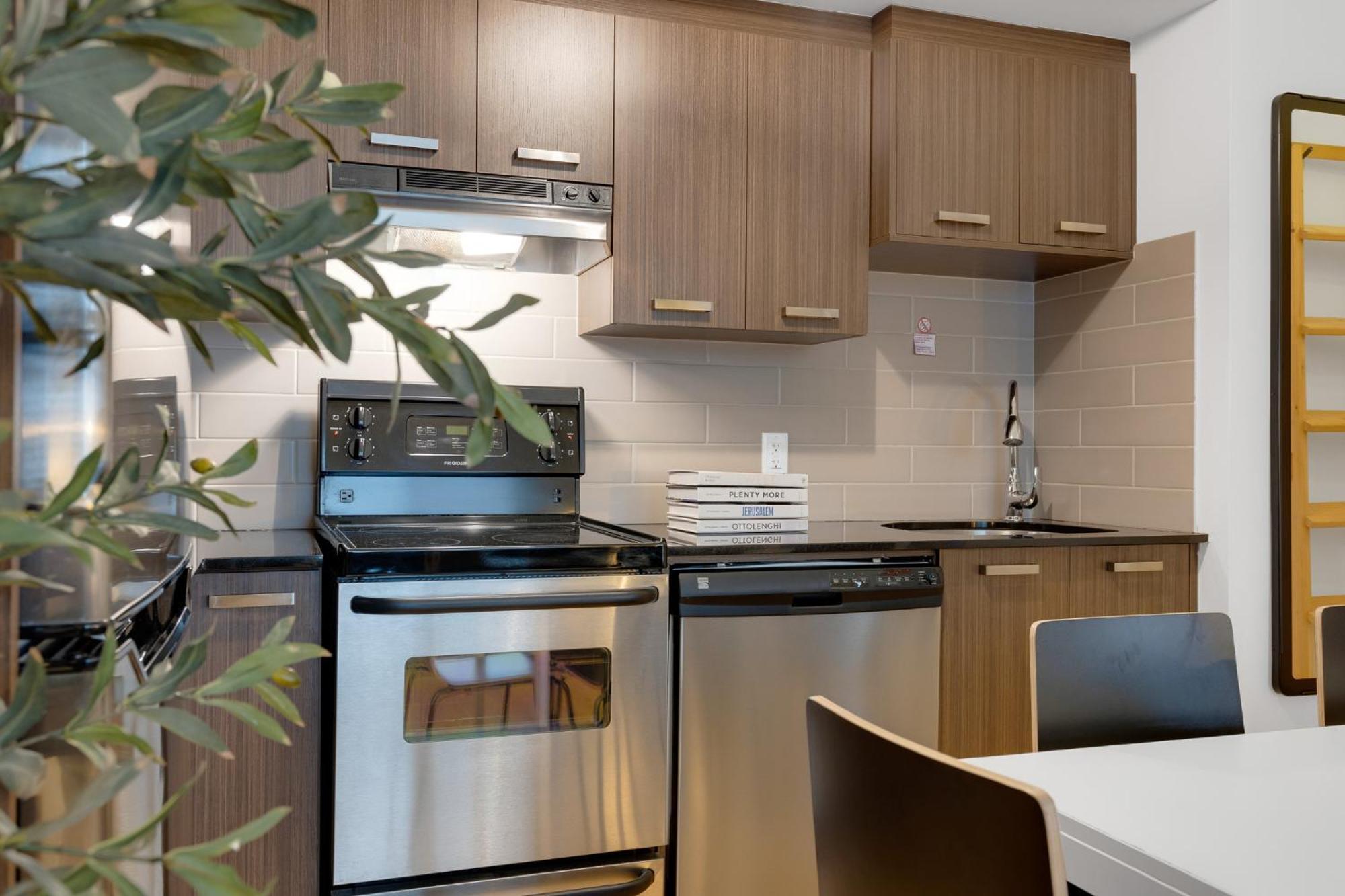 Liv Mtl Main Aparthotel Μόντρεαλ Εξωτερικό φωτογραφία